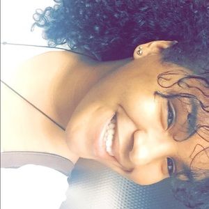 Meet your Posher, Chloe