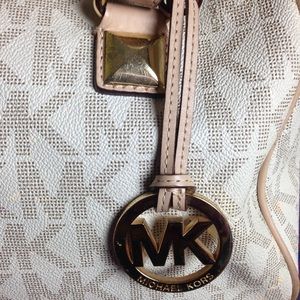 MK Grayson Satchel in Vanilla- Additional pix