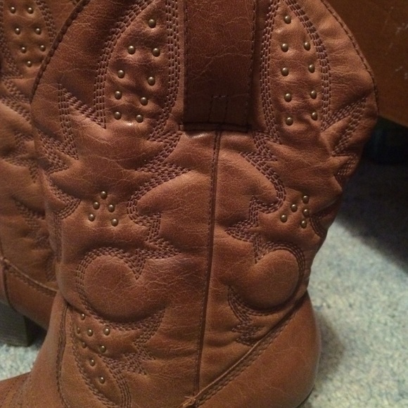 ✨High heeled cowboy boots✨ - Picture 2 of 3