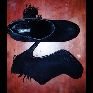Xoxo black fringe booties NEW