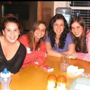 Meet your Posher, Estee