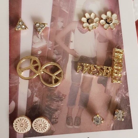 BRAND NEW FRESH STUD EARRING 6 PACK - Picture 2 of 3