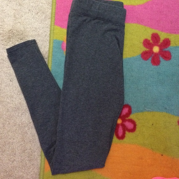 NWOT AERIE GREY LEGGINGS