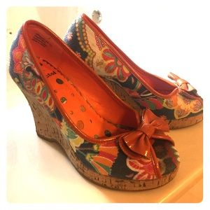 Size 7 floral peep toe wedges