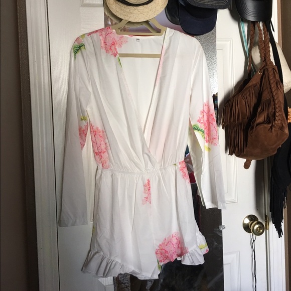 Beige V Neck Floral Jumpsuit - Picture 3 of 3