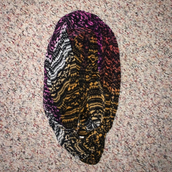‼️SOLD‼️ Aztec infinity scarf - Picture 1 of 1
