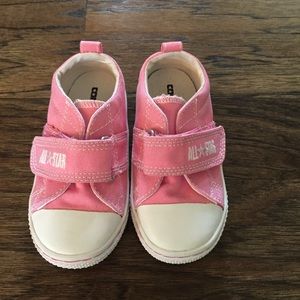 NWOT Toddler girls converse