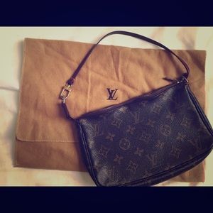Authentic Louis Vuitton Pochette Clutch