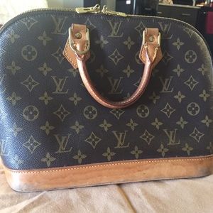 ✨REDUCED✨Authentic Louis Vuitton Alma
