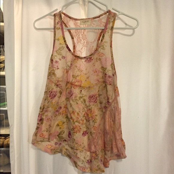 Light lik lace tank top