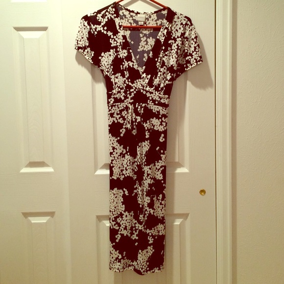 Navy Flowy dress. Size L, perfect condition
