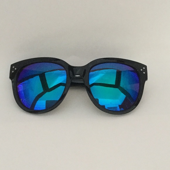 Urban Outfitters Accessories - 3 stud black sunnies