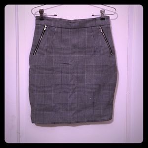 Black and white houndstooth checkered skirt