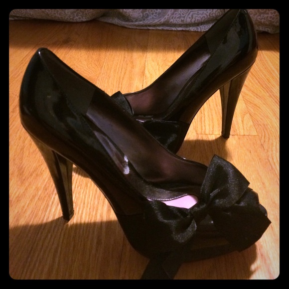 Paris Hilton kitten heels, US Women's size 8