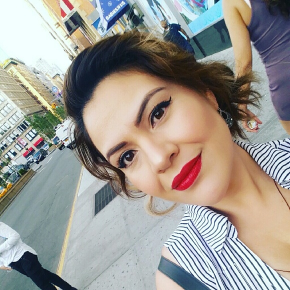 Meet your Posher, Monica