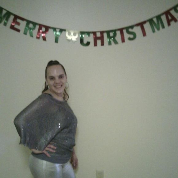 Meet your Posher, Nicole - Picture 1 of 1