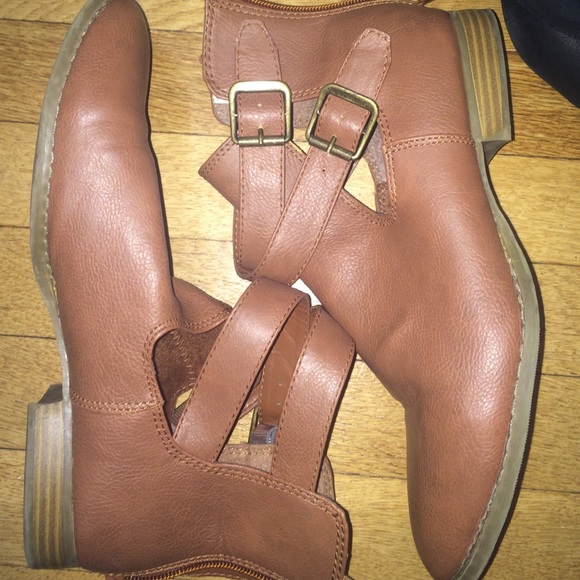 PEANUT BUTTER ANKLE BOOTS