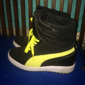 Puma sneaker wedges great condition