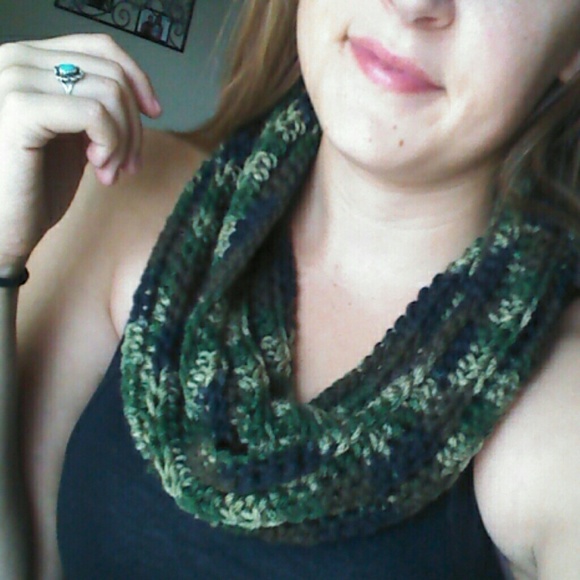 Camo infinity scarf - Picture 1 of 1