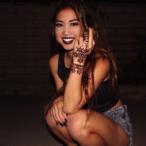 Meet your Posher, Kiana