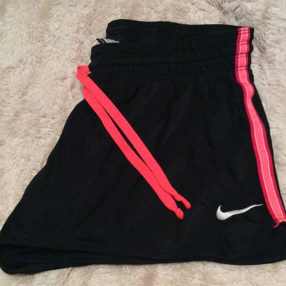Nike athletic shorts medium