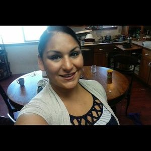 Meet your Posher, Roxanne