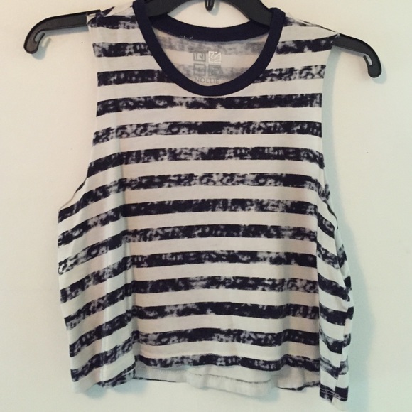 Navy stripped cropped tank top