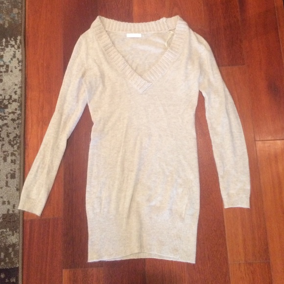 Cream color deep V neck sweater tunic