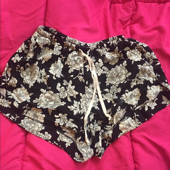 Brandy Melville shorts