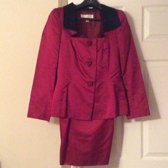 VINTAGE Oscar De la Renta formal skirt suit.