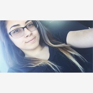 Meet your Posher, Angela