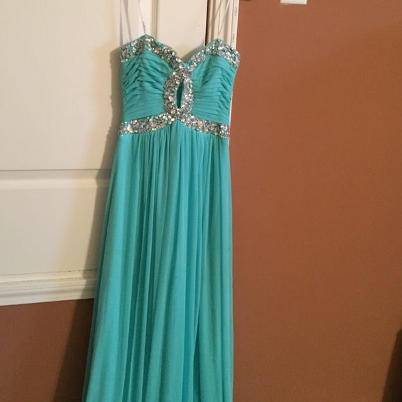 Size two long Aqua prom dress!! ✨
