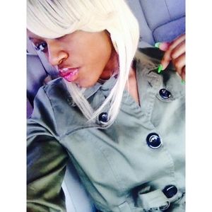 Meet your Posher, Marie