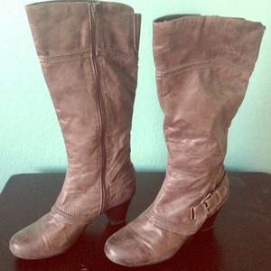 NWOT boots