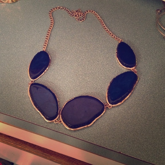 Statement necklace, dark blue stones, gold chain