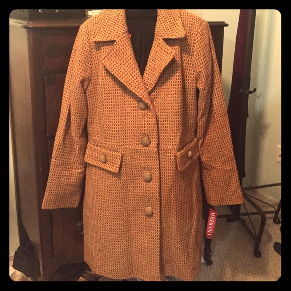 Beautiful retro-inspired peacoat