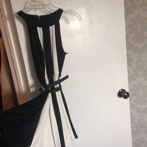 Black and white - Picture 2 of 3