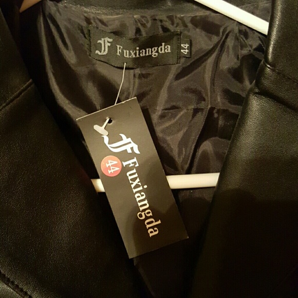 Black jacket - Picture 2 of 3