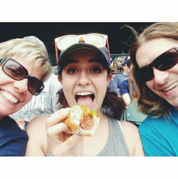 Meet your Posher, Melanie - Picture 2 of 6