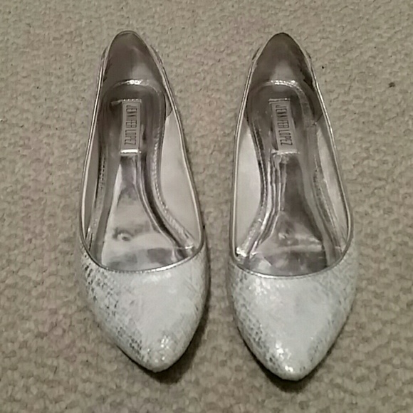 Jennifer Lopez flats