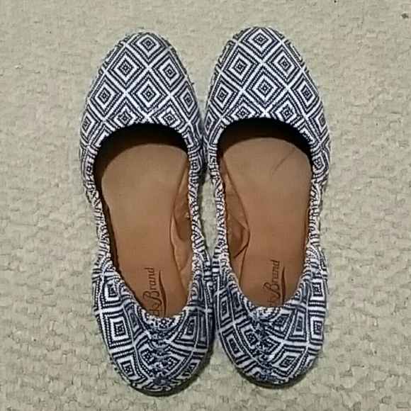 Lucky brand flats