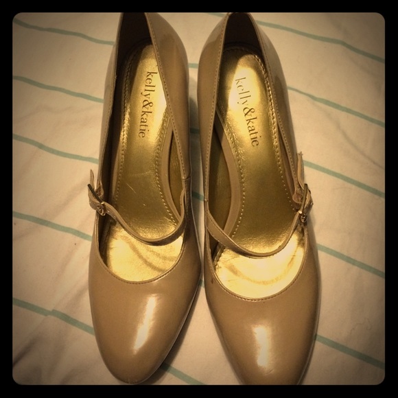 Beige heels