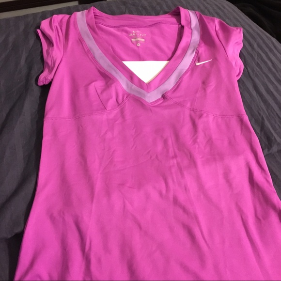 NWOT Nike dri-fit workout shirt