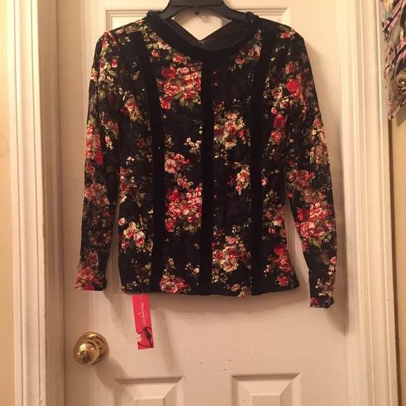 Floral top