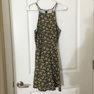 Forever 21 Floral Halter Dress Size Medium
