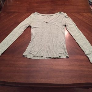 Old navy long sleeve shirt