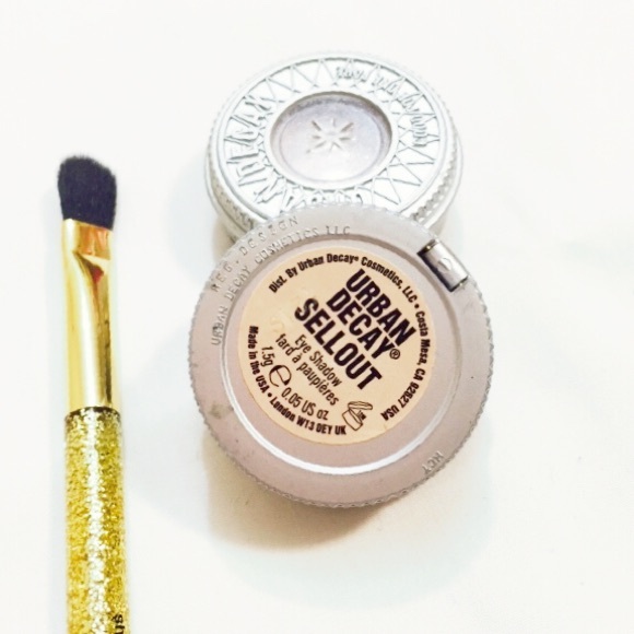 VINTAGE EYESHADOW
