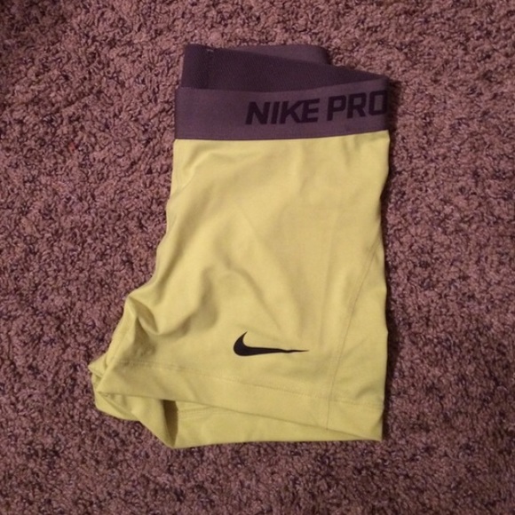 Neon yellow Nike pro shorts 💛