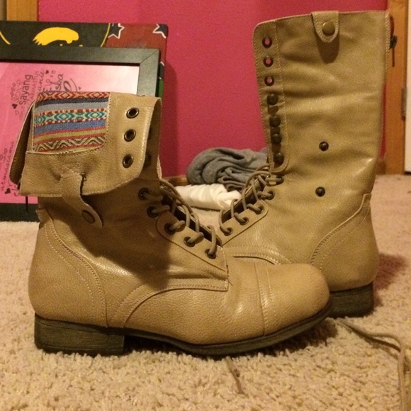 Tan combat boots w/ Aztec interior