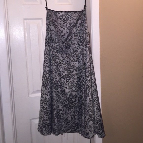 Black & White Lace Patterned Homecoming Dress